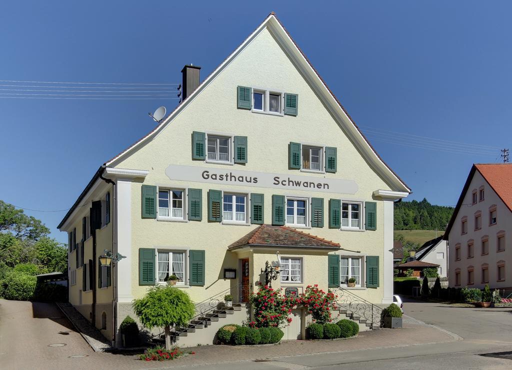 Gasthaus Schwanen Hotel Stuhlingen Exterior photo